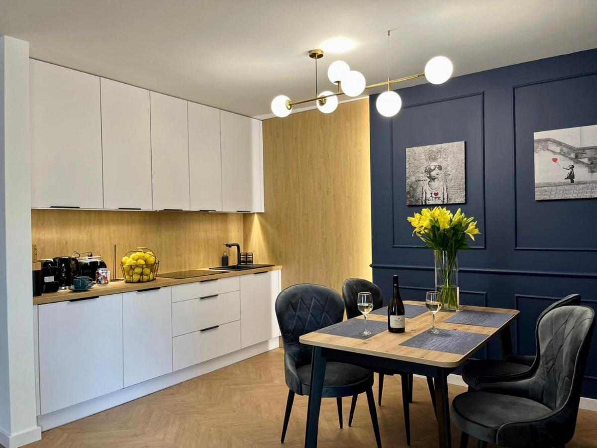 Apartamenty Maxa Czornyja 耶莱尼亚古拉 外观 照片