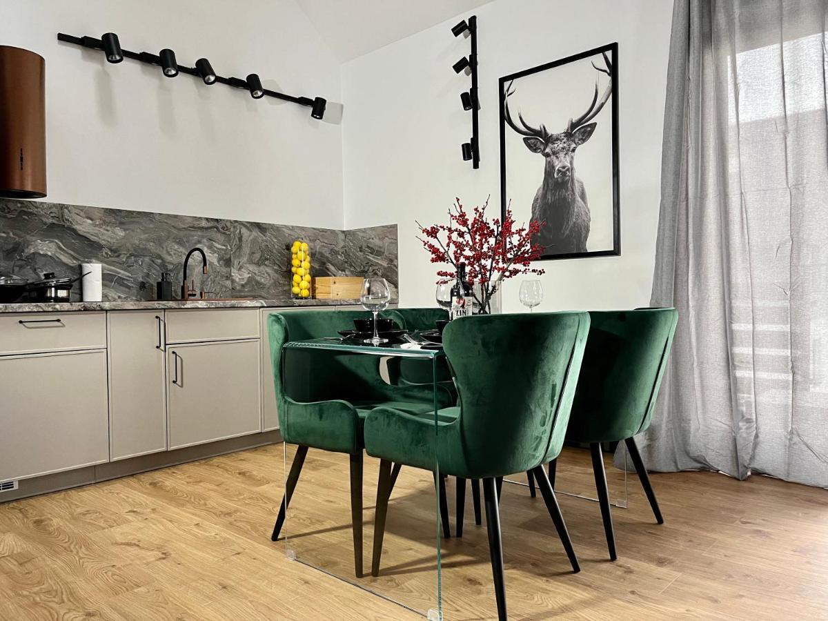 Apartamenty Maxa Czornyja 耶莱尼亚古拉 外观 照片