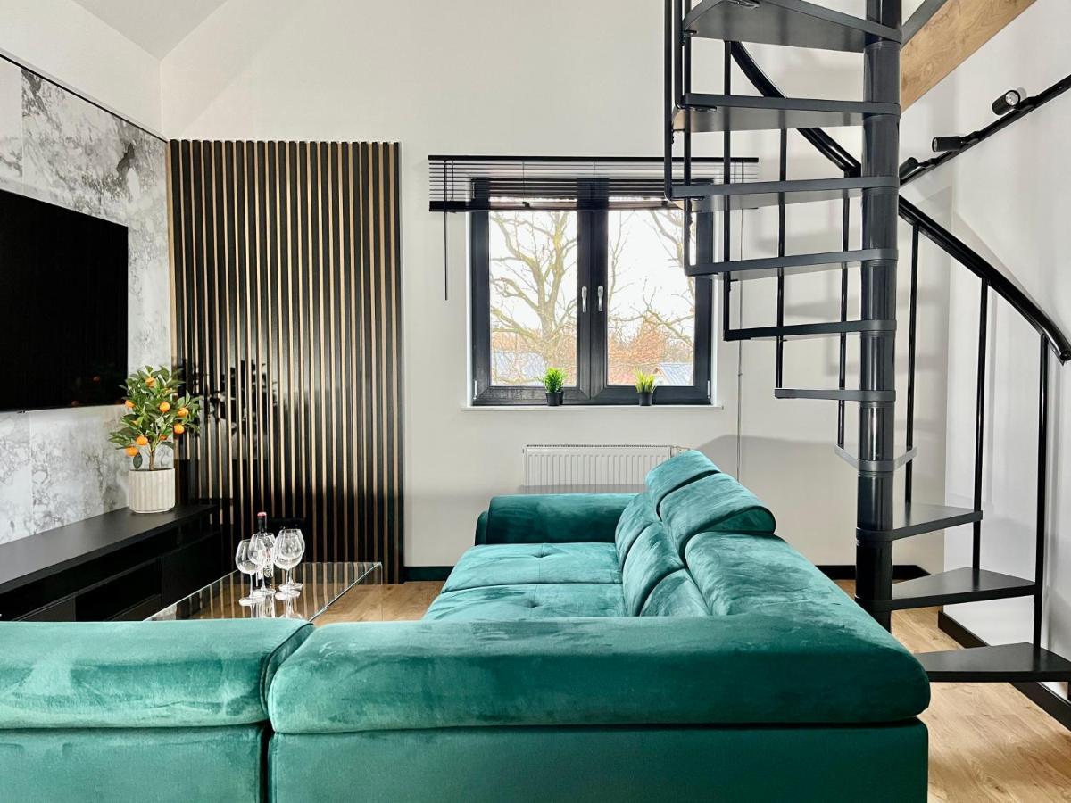 Apartamenty Maxa Czornyja 耶莱尼亚古拉 外观 照片