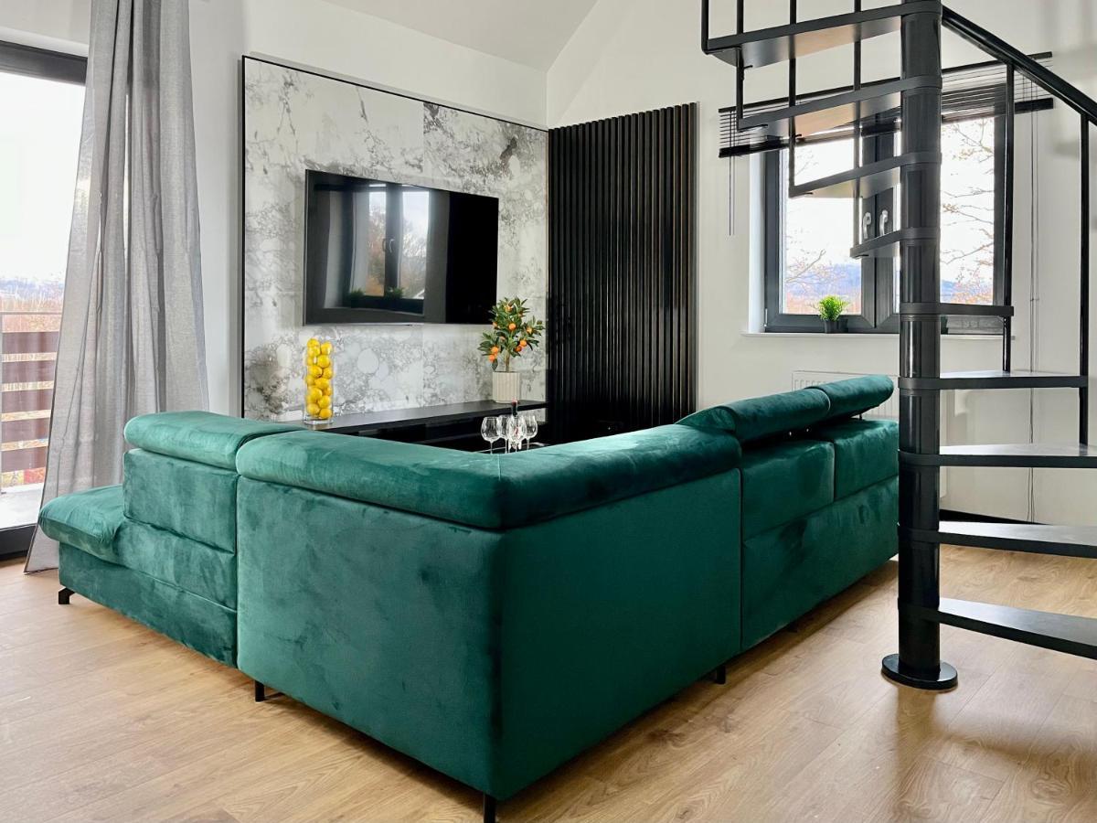 Apartamenty Maxa Czornyja 耶莱尼亚古拉 外观 照片