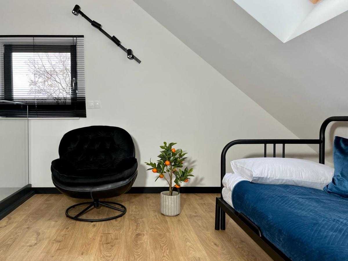 Apartamenty Maxa Czornyja 耶莱尼亚古拉 外观 照片