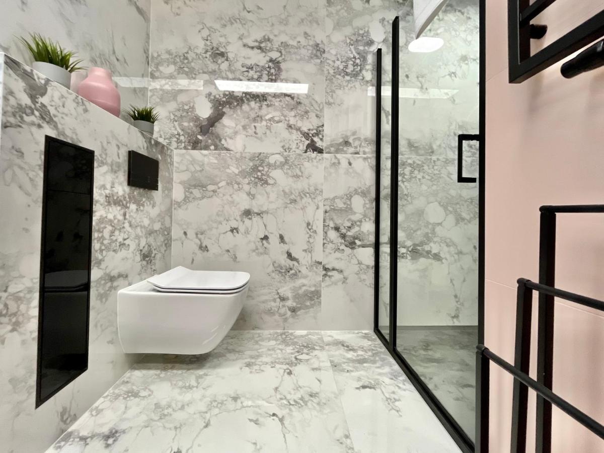 Apartamenty Maxa Czornyja 耶莱尼亚古拉 外观 照片