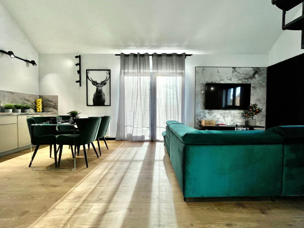 Apartamenty Maxa Czornyja 耶莱尼亚古拉 外观 照片