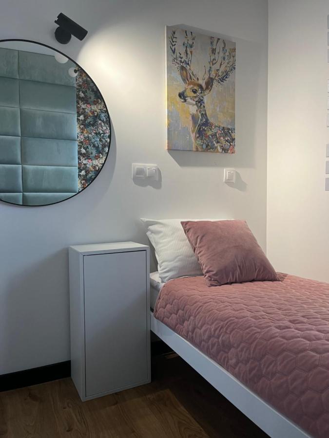 Apartamenty Maxa Czornyja 耶莱尼亚古拉 外观 照片
